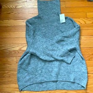 NWT H&M Turtleneck Sweater Size M